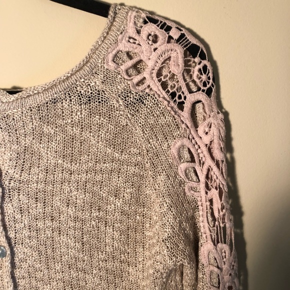 Beautiful light sweater for spring! Size Small - Picture 4 of 5